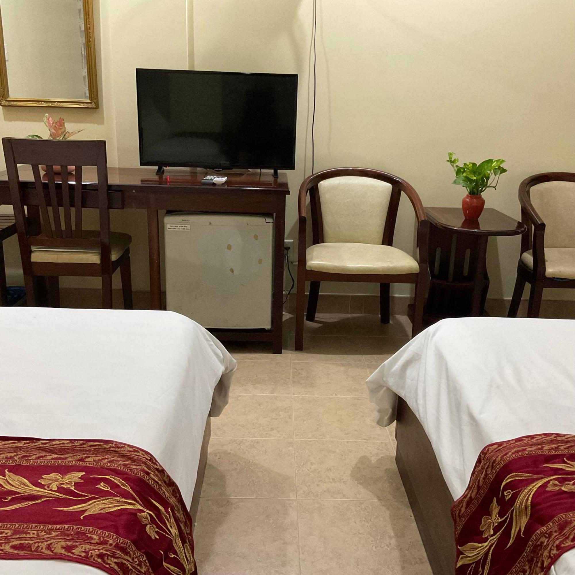Hotel Khach San Minh Chau - Hoa Hung Thành Pho Ho Chí Minh Esterno foto