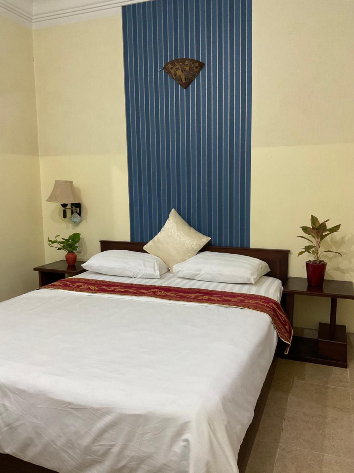 Hotel Khach San Minh Chau - Hoa Hung Thành Pho Ho Chí Minh Esterno foto