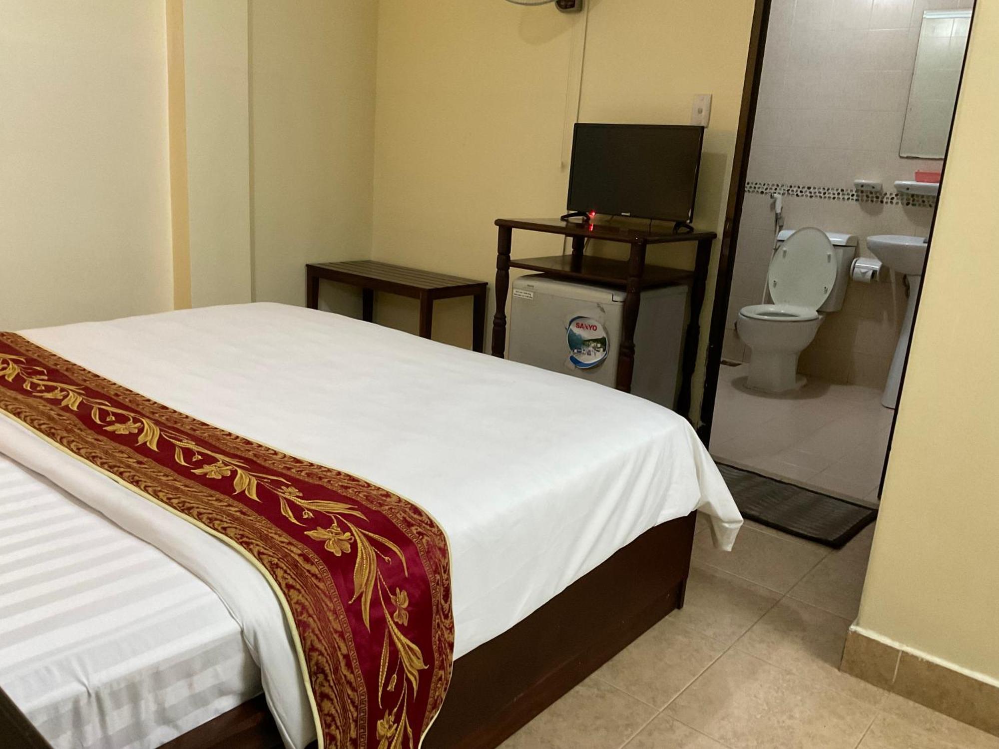 Hotel Khach San Minh Chau - Hoa Hung Thành Pho Ho Chí Minh Esterno foto