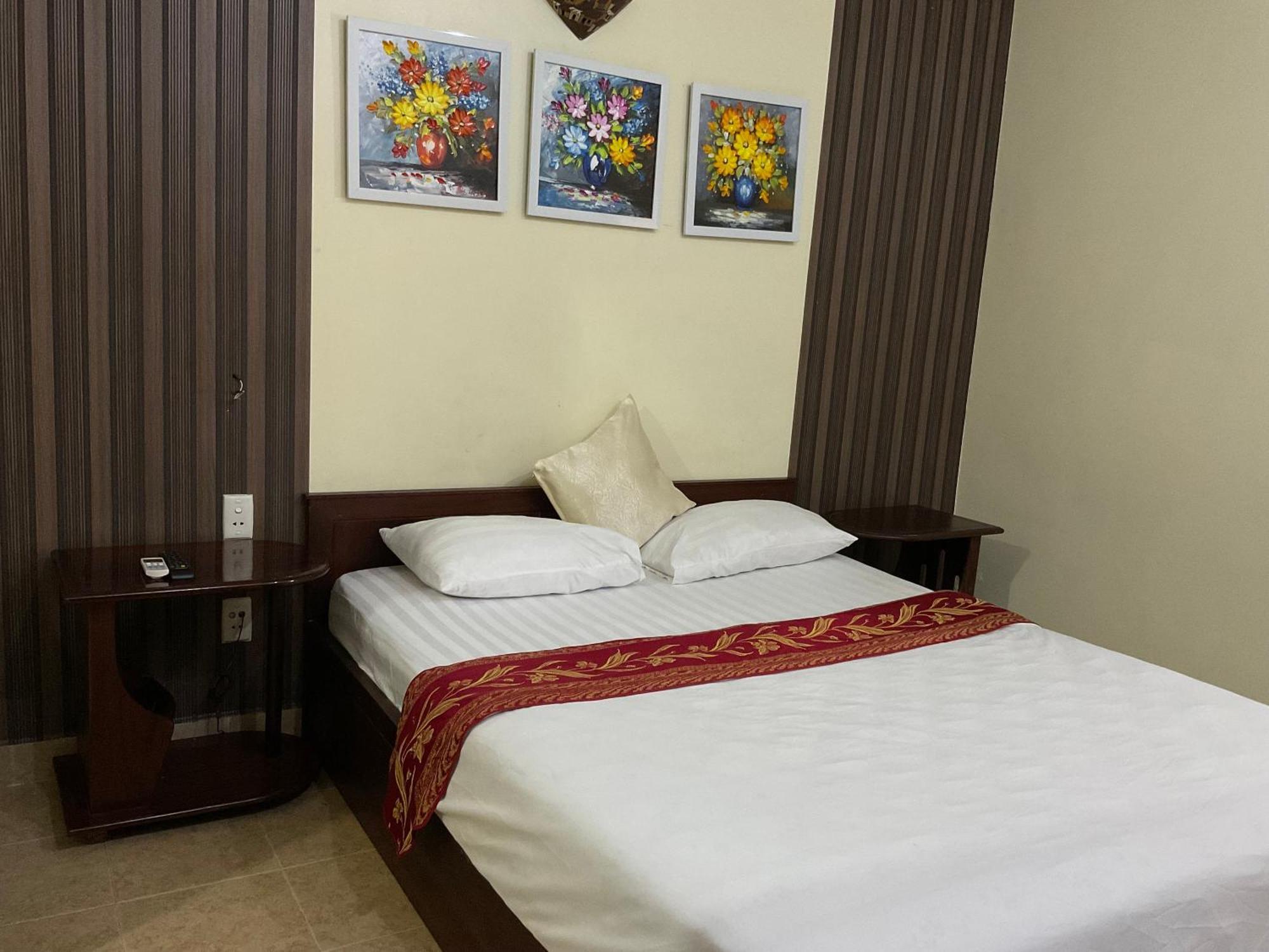 Hotel Khach San Minh Chau - Hoa Hung Thành Pho Ho Chí Minh Esterno foto