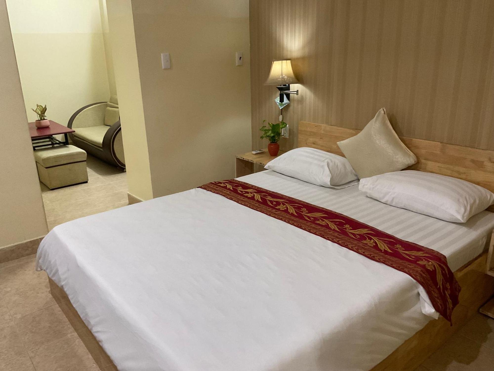 Hotel Khach San Minh Chau - Hoa Hung Thành Pho Ho Chí Minh Esterno foto